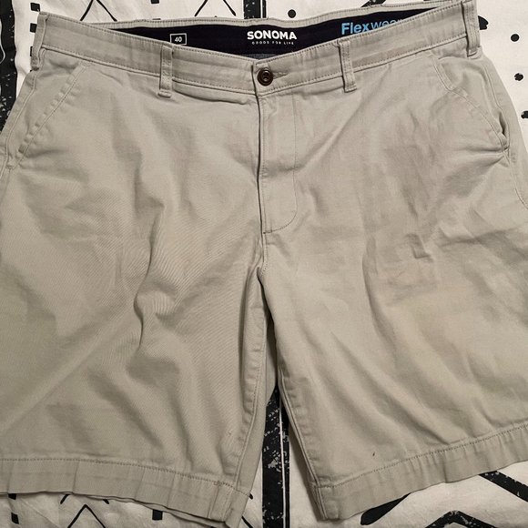 Sonoma Men's Flat Front Flexwear Light Khaki Shorts Size 40 - Picture 3 of 4